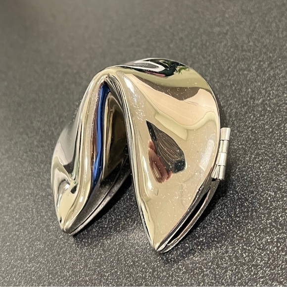 Chrome hinged fortune cookie trinket box. - Picture 7 of 8